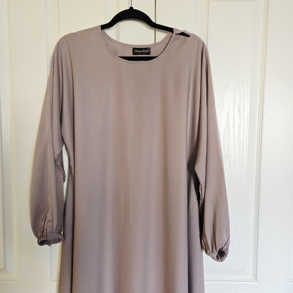Umbrella Cut Closed Abaya with Elasticated Cuffs - Natural Size M/L - Picture 4 of 7
